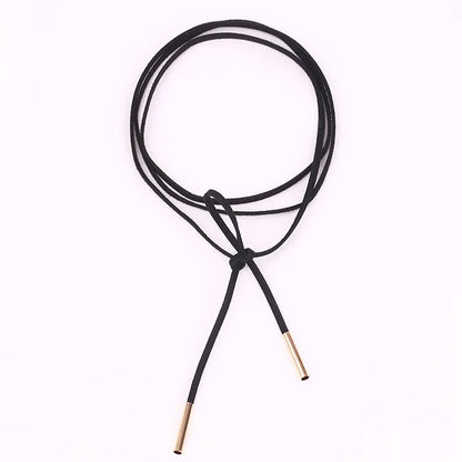 Choker Femme Élégant en Cordon Noir – Collier Tendance avec Embouts Dorés