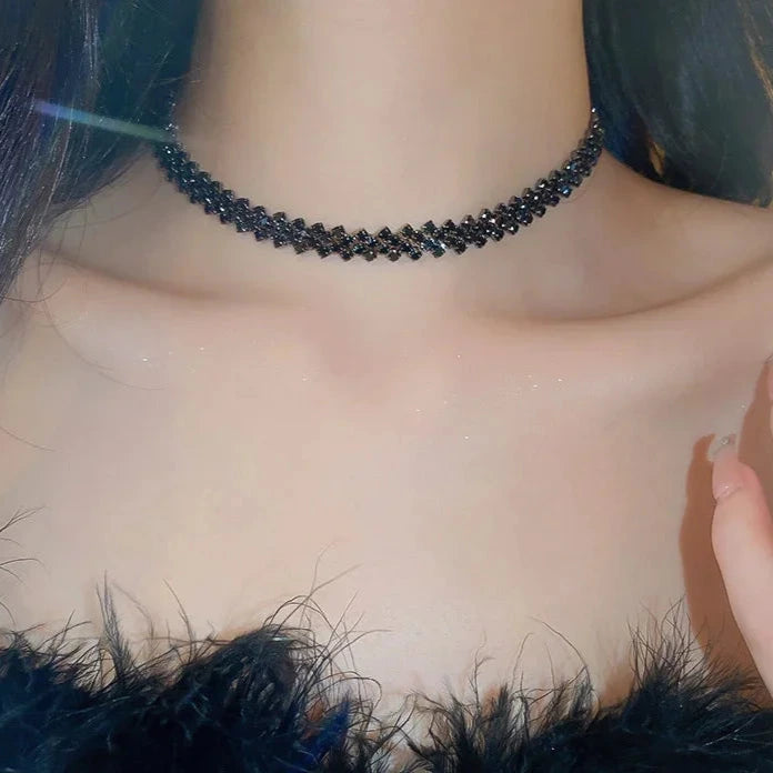 Choker Noir Élégant avec Cristaux Effet Diamant – Style Tendance