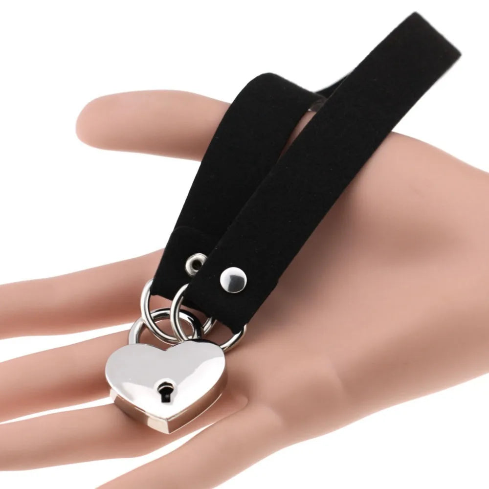 Choker BDSM avec Cadenas Coeur - Collier ras de cou cuir - Choker Love